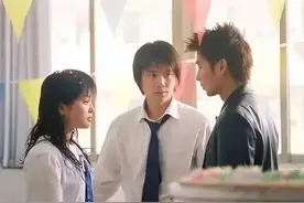 《十八岁的天空》20年大聚会，蓝菲琳脸部浮肿，裴佩老师依旧年轻图片