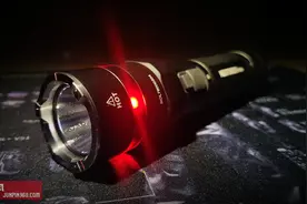 为勤务而量身定做——纳丽德P84红蓝闪高亮一键爆闪勤务手电体验图片