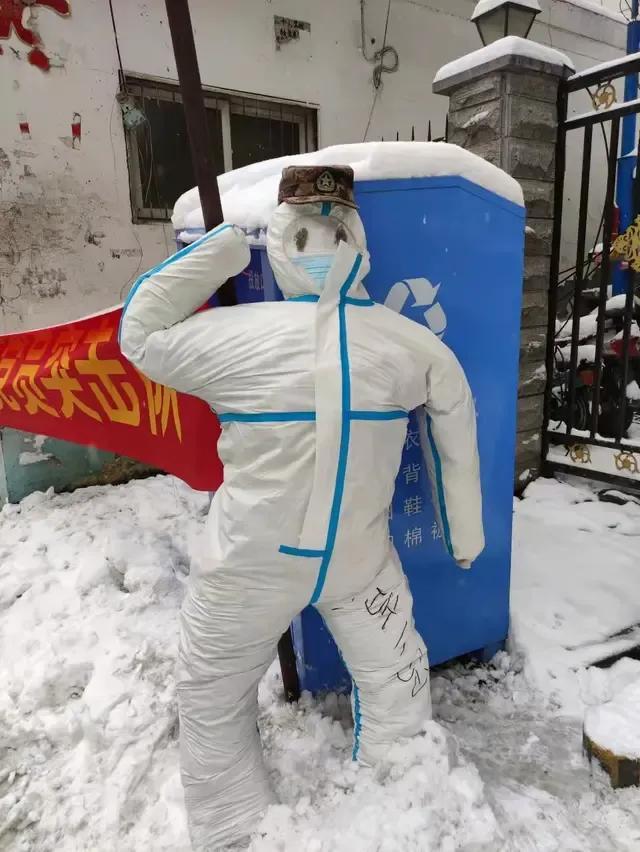 大郑州堆雪人内卷严重，哪个是金奖？全河南的雪人都在这里了