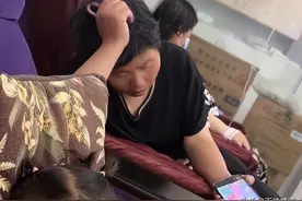 浙江一婆婆带孩子总犯困，儿媳半夜撞见恍然大悟：以为带娃太累图片