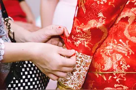 山西煤老板到贵州农村吃酒席，随礼8888，一桌菜才200元，亏大了图片