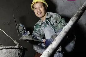 农民工靠记录生活走红网络：有时候能够表达自己也是一种幸福图片