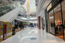 南昌融创茂正在“消失”图片