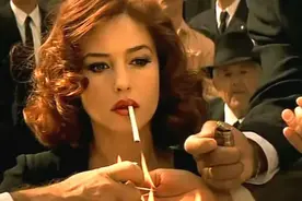 一提莫妮卡·贝鲁奇，就无法绕开性感图片