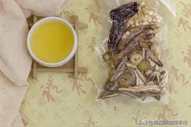 讲一味柴胡，疏肝解郁，可用于感冒、慢性胃炎、肝炎、咽喉异物感图片