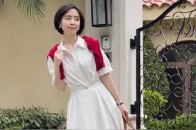 今夏火了一种穿法，叫长裙+坡跟鞋，时髦减龄，40岁女人穿好美图片