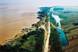 黄河已成“悬河”，汛期十分危险，为何国家不清理河底的泥沙？图片