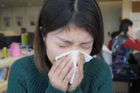 如何辨别感冒还是“二阳”？多位患者亲述经历，专家建议早期可用抗新冠病毒药图片