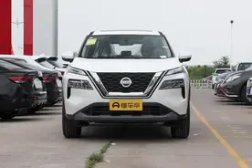 2022款奇骏星月限定版上市，搭载1.5T三缸发动机，售价17.99万图片