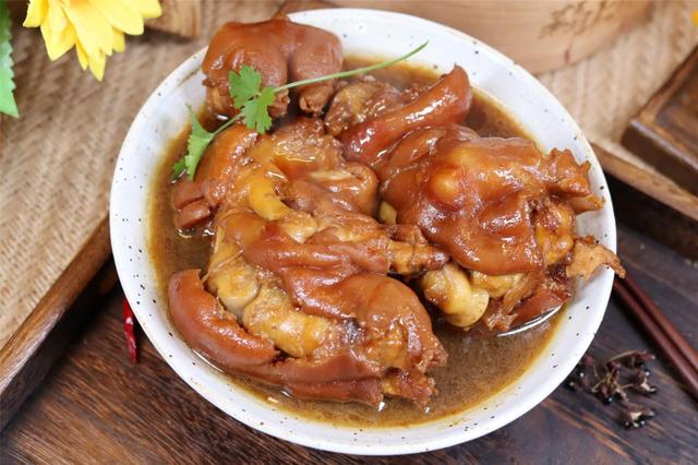 30岁吃胶原蛋白有用吗 2025年30岁吃胶原蛋白有用吗知乎