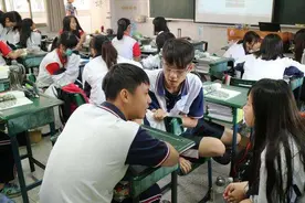 初中多么重要？老师晒出全班成绩单，网友：只有4个能考上高中图片