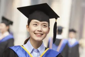 985/211名校研究生，刚毕业到手“工资”有多少？为你揭开现实图片
