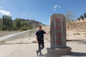 寒门诗人作家王东林《独自流浪》诗词鉴赏图片