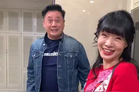 麦长青现身豪宅吃大餐，燕窝巴掌大鲍鱼随便吃，桌上茅台红酒抢镜图片