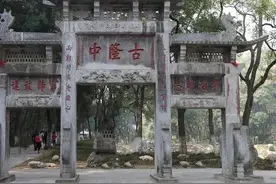 诸葛亮，多智而近妖，天不予寿，一篇《出师表》，呕心沥血老臣心图片