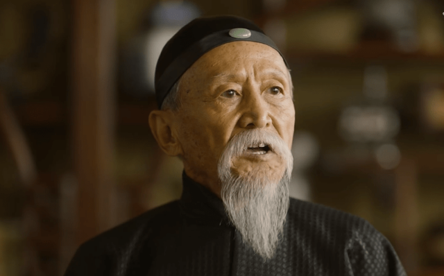福尔摩斯东飘来华，这个高智商侦探，为什么在中国破案屡战屡败？