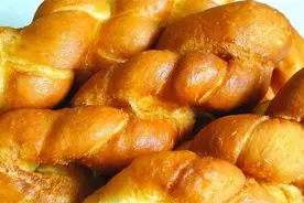 奶香大麻花，教你传统老式配方，外脆里软不变硬，这味道就是正宗图片