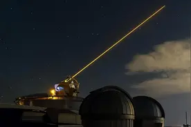 该来的总会来！外媒称中国测试新激光武器，有舰炮大小，能打卫星图片