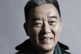 李立群：爱妻爱家的好男人，住15万一平的房子，生活却很清贫低调图片