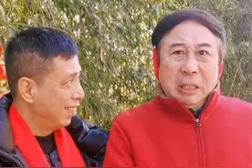 冯巩调侃男足吃海参，董路发微博回击：提醒一下老艺术家，女足也吃海参图片