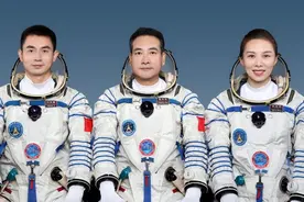 翟志刚：中国太空行走第一人，出舱时准备牺牲的背后，隐瞒了什么图片
