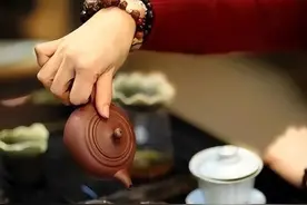 什么是“渴不死东城”？北京人如何喝茶，有四个讲究图片