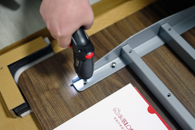 买桌子别抠抠搜搜！乐歌升降桌iE5体验：不花一分冤枉钱