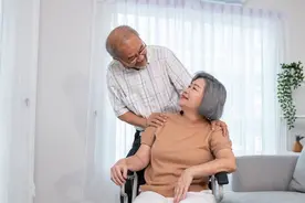 73岁阿姨：伺候丈夫一辈子，老了才敢讲这些话，给所有女人提个醒图片