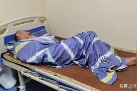 儿子将70岁父亲送入养老院后失联？院方报警得知，已不是第一次图片