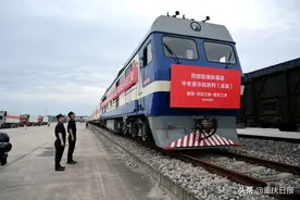 乐享更新鲜水果！泰国榴莲坐火车4天直达江津图片