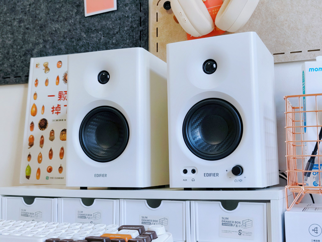 看演唱会的在现场，听演唱会的在床上——漫步者MR4监听音箱体验♪♫♬