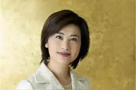 2000年，主持人吴小莉和亲哥浙江相认，对方一贫如洗她帮没帮亲哥图片