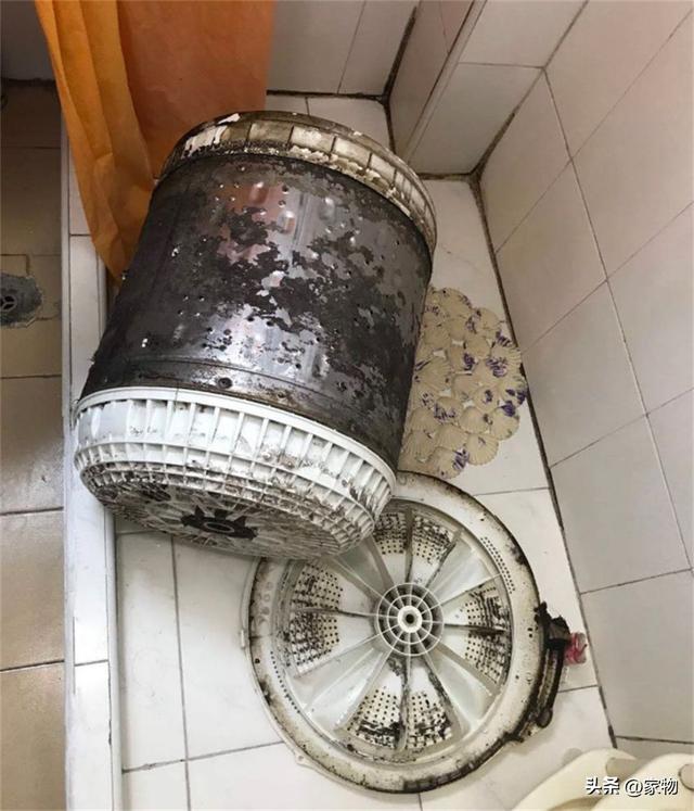 家里波轮洗衣机用2年异味大！跟保洁阿姨学一招，清洁效果确实棒