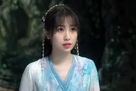 苍兰诀：小兰花自戕，东方青苍毁天灭地复活小兰花，她却嫁给长珩图片