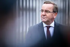 德防长访基辅，送178辆豹1，乌反攻底气十足，无人机直扑莫斯科图片