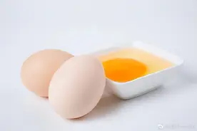蛋蛋一统鲜【蛋黄的颜色越深，鸡蛋就越好吗？】图片