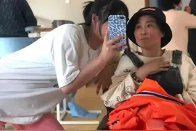 泪目！19岁姑娘拍下和妈妈的最后一年：“妈妈很重要，下辈子换我当妈妈”图片