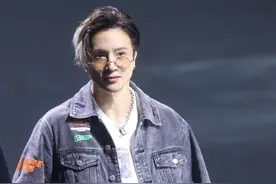坚持歌曲不收费的三位歌星，每一位人品都值得大家点赞图片