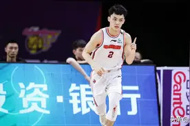 宏远三消息，徐杰别墅和女朋友曝光，杜锋离开广东，外援加入欧洲图片