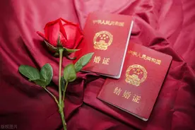 婚姻：弟弟开黄腔，订婚被掀桌子；典礼新郎要挨打，习俗要不要？图片