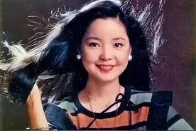 风光无限却一生未婚，最后一通电话打给成龙，邓丽君凭啥成为传奇图片