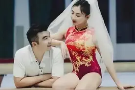 “恋爱脑”何雯娜：15岁退队与初恋私奔，与前男友陈一冰互撕多年图片
