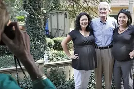 美国亲姐妹同一天生下2对双胞胎，医生鉴定后：4个孩子都是妹夫的图片