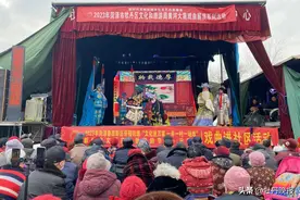 大平调《徐策跑城》进社区， 文化惠民暖人心图片