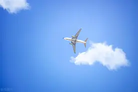 出行必读：携带充电宝上飞机须知规定。飞机上到底能带多大充电宝图片