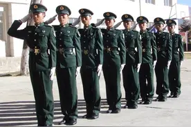 在军队，什么军衔才能配警卫员？如今保留警卫员制度还有必要吗？图片