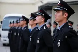 一样是公务员，为何狱警岗位不受待见？在职员工说出背后实情图片