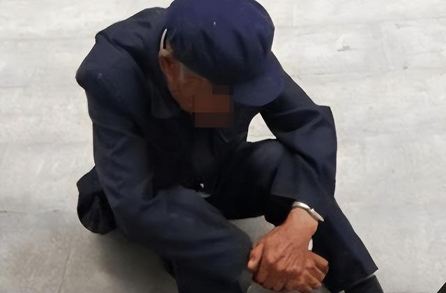 70岁大爷去嫖娼，失足女无奈只能苦苦哀求：大爷，求你做个人吧！