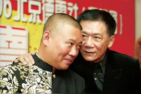 德云社隐形富豪，郭德纲50亿资产不算啥，孙越一把扇子暴露财力图片