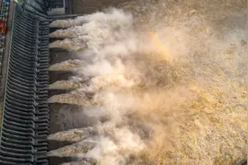 如果打开全部闸门，将三峡水库中的水全部放光，需要多久呢？图片